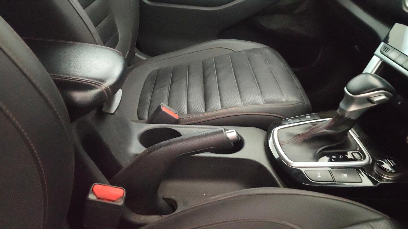 2021 KIA SELTOS GTX PLUS 1.5 DIESEL AT DUAL TONE, Diesel, Automatic, 1,18,560 km, Gear Lever