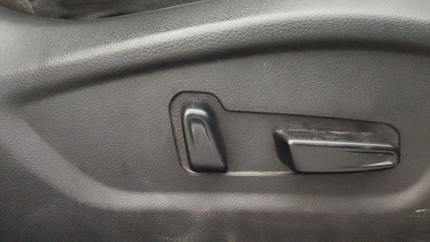 2021 KIA SELTOS GTX PLUS 1.5 DIESEL AT DUAL TONE, Diesel, Automatic, 1,18,560 km, Driver Side Adjustment Panel