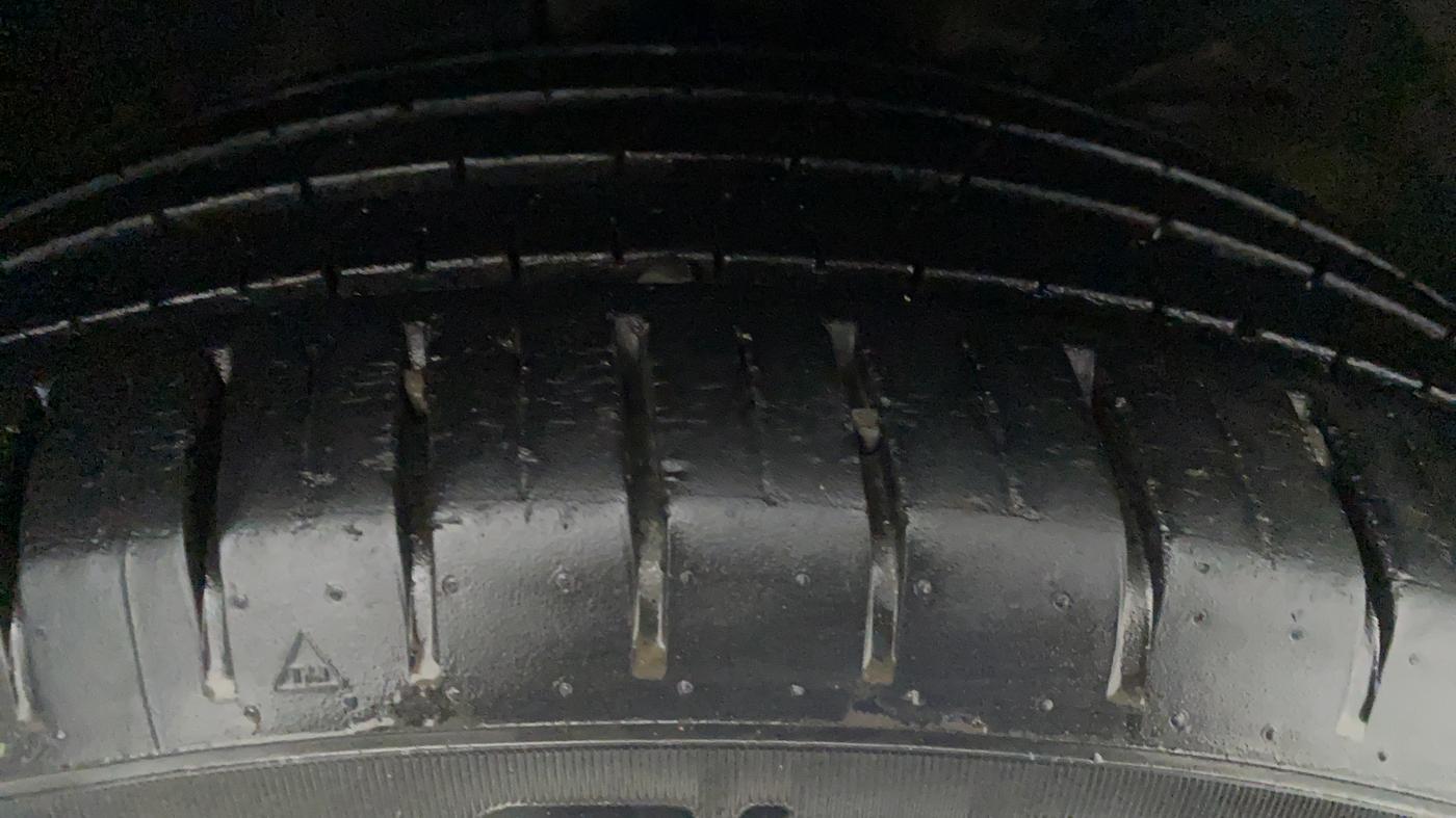 2016 Maruti Baleno ZETA CVT PETROL 1.2, Petrol, Automatic, 20,049 km, Right Front Tyre Tread