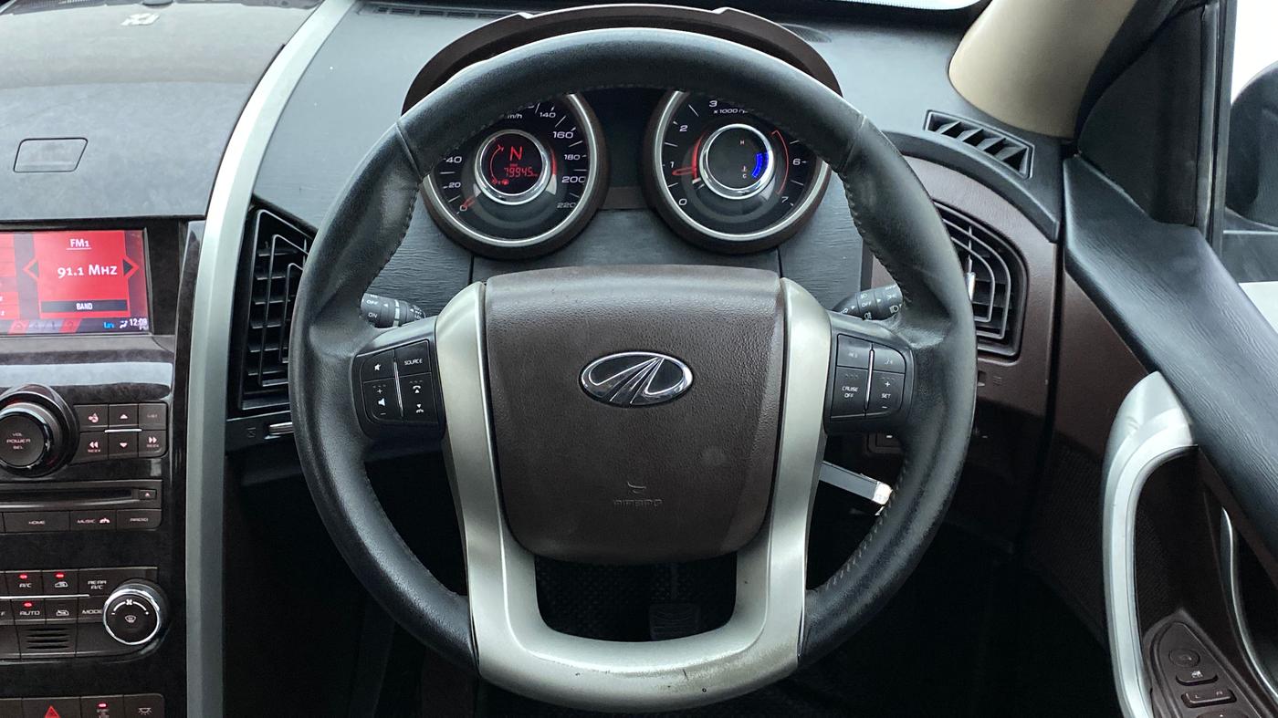2013 Mahindra XUV500 W8 FWD, Diesel, Manual, 79,981 km, Steering Wheel Close Up