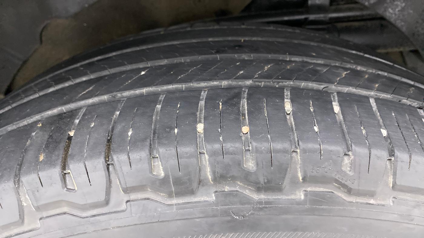 2013 Mahindra XUV500 W8 FWD, Diesel, Manual, 79,981 km, Left Rear Tyre Tread