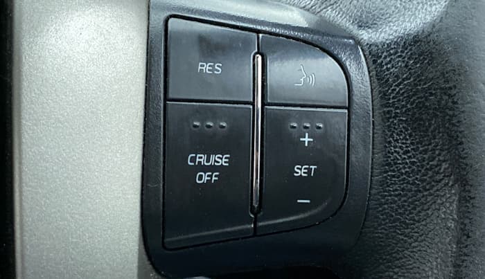 2013 Mahindra XUV500 W8 FWD, Diesel, Manual, 79,981 km, Adaptive Cruise Control