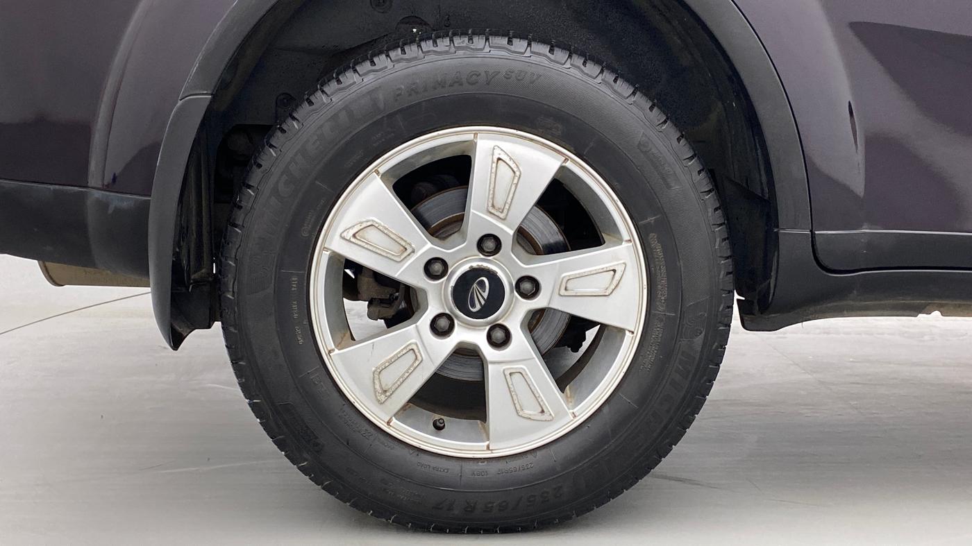 2013 Mahindra XUV500 W8 FWD, Diesel, Manual, 79,981 km, Right Rear Wheel