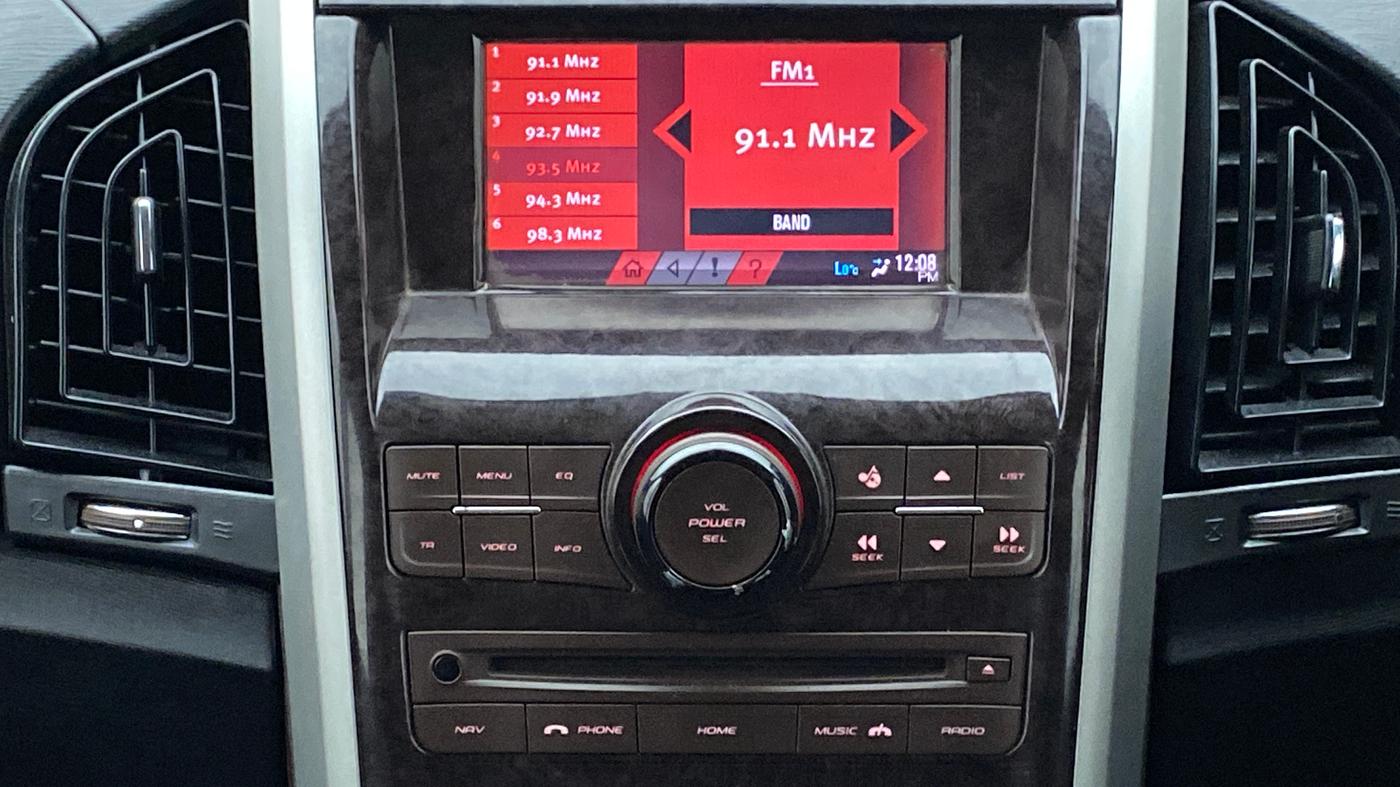 2013 Mahindra XUV500 W8 FWD, Diesel, Manual, 79,981 km, Infotainment System