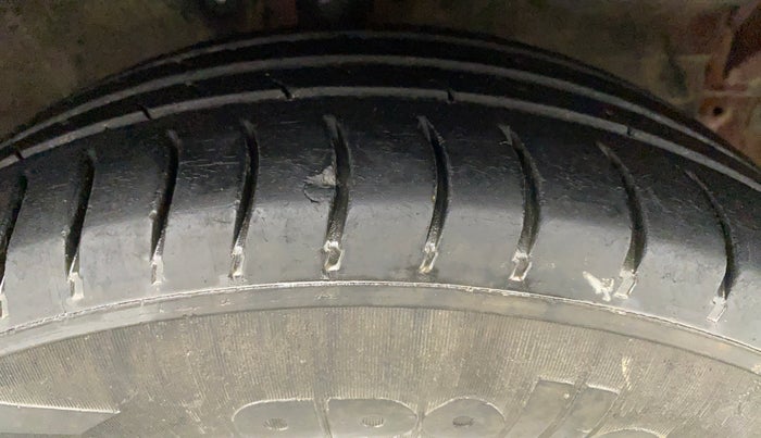 2013 Hyundai i20 MAGNA O 1.2, Petrol, Manual, 78,698 km, Right Front Tyre Tread