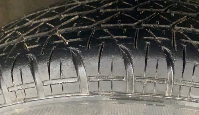 2011 Maruti Ritz VXI, Petrol, Manual, 59,680 km, Right Front Tyre Tread