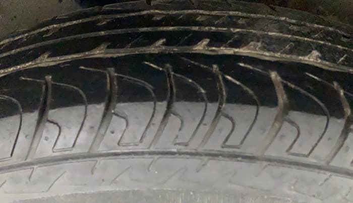 2011 Maruti Ritz VXI, Petrol, Manual, 59,680 km, Right Rear Tyre Tread