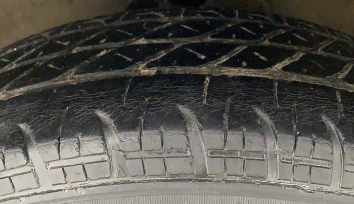 2011 Maruti Ritz VXI, Petrol, Manual, 59,680 km, Left Front Tyre Tread