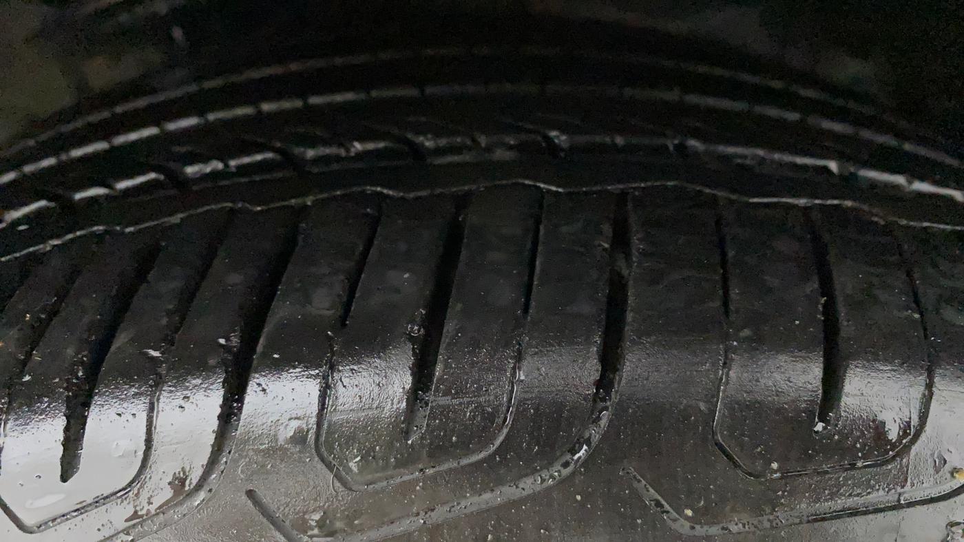 2022 MG ASTOR SUPER 1.5 MT, Petrol, Manual, 13,617 km, Right Front Tyre Tread