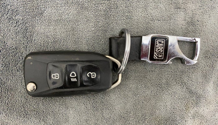 2018 Tata NEXON XM DIESEL, Diesel, Manual, 62,764 km, Key Close Up