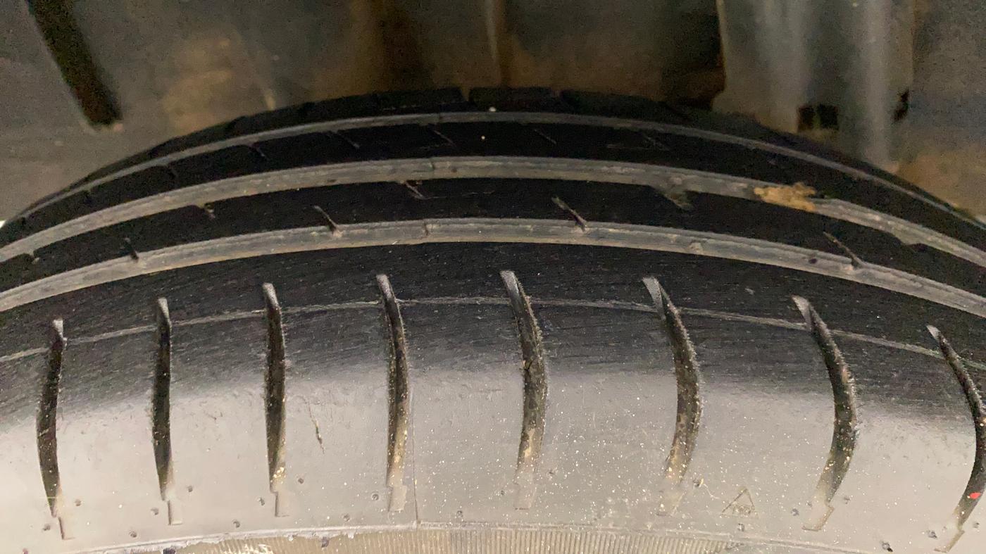 2019 Renault TRIBER RXZ, Petrol, Manual, 57,701 km, Right Rear Tyre Tread