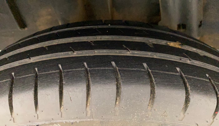 2019 Renault TRIBER RXZ, Petrol, Manual, 57,701 km, Right Rear Tyre Tread
