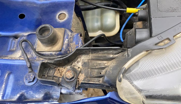 2019 Renault TRIBER RXZ, Petrol, Manual, 57,701 km, Right headlight - Clamp has minor damage