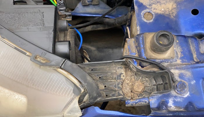 2019 Renault TRIBER RXZ, Petrol, Manual, 57,701 km, Left headlight - Clamp has minor damage