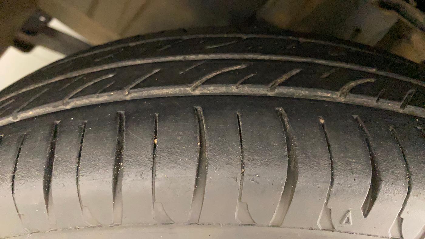 2019 Renault TRIBER RXZ, Petrol, Manual, 57,701 km, Left Front Tyre Tread