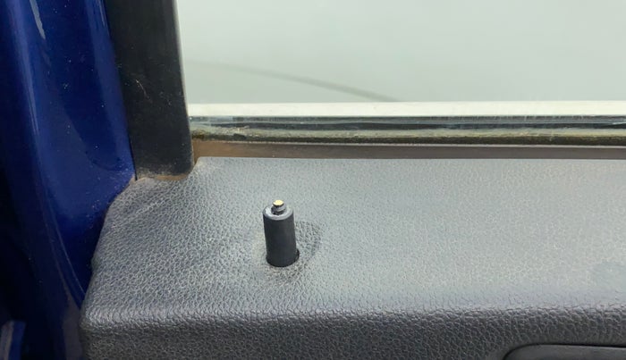 2019 Renault TRIBER RXZ, Petrol, Manual, 57,701 km, Lock system - Door lock knob has minor damage