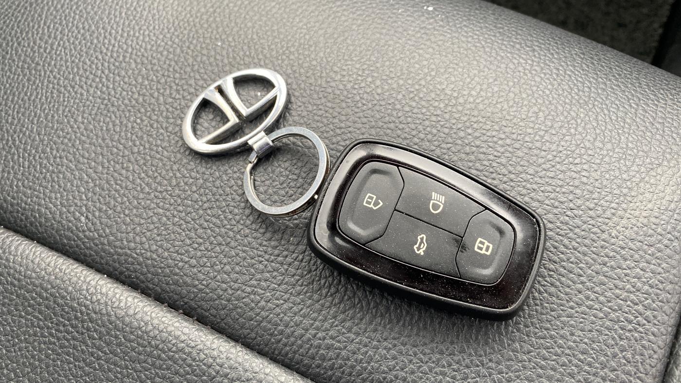 2020 Tata ALTROZ XZ PETROL, Petrol, Manual, 52,861 km, Key Close Up