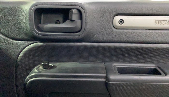 2021 Mahindra Thar LX PETROL HT 4WD AT, Petrol, Automatic, 24,239 km, Driver Side Door Panels Control