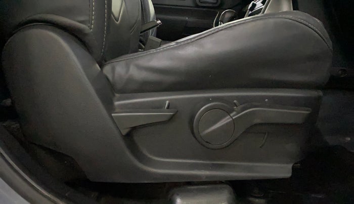 2021 Mahindra Thar LX PETROL HT 4WD AT, Petrol, Automatic, 24,239 km, Driver Side Adjustment Panel