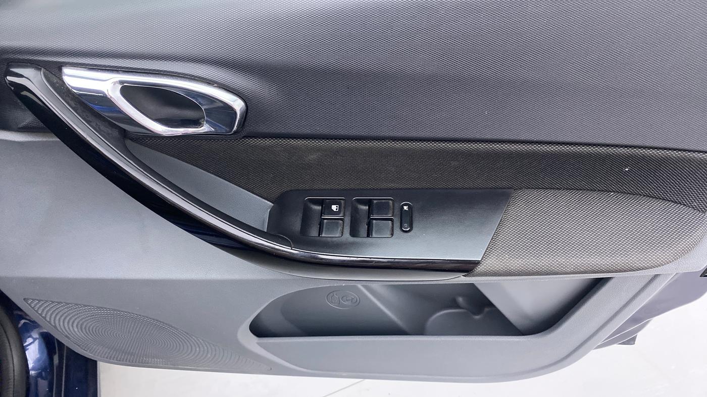 2019 Tata TIGOR XZ PLUS PETROL, CNG, Manual, 88,143 km, Driver Side Door Panels Control