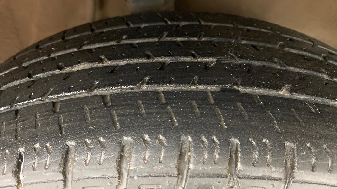 2016 Maruti Alto K10 VXI AMT P, Petrol, Automatic, 35,789 km, Right Front Tyre Tread