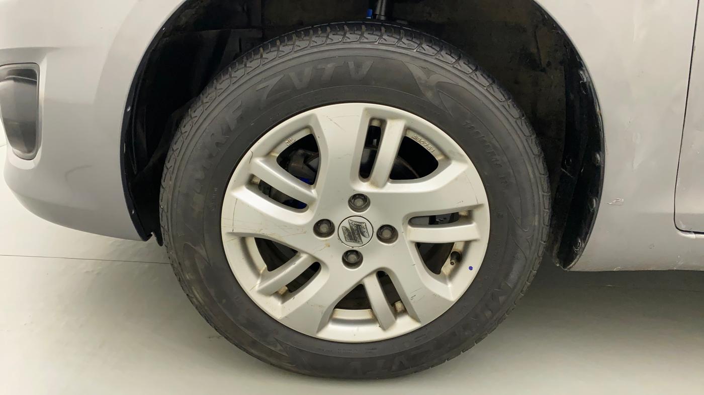 2014 Maruti Swift Dzire ZXI, Petrol, Manual, 78,898 km, Left Front Wheel