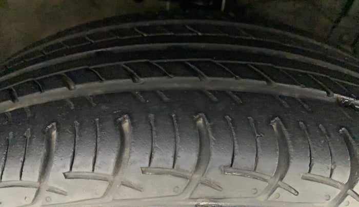 2014 Maruti Swift Dzire ZXI, Petrol, Manual, 78,898 km, Right Front Tyre Tread