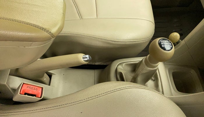2014 Maruti Swift Dzire ZXI, Petrol, Manual, 78,898 km, Gear Lever