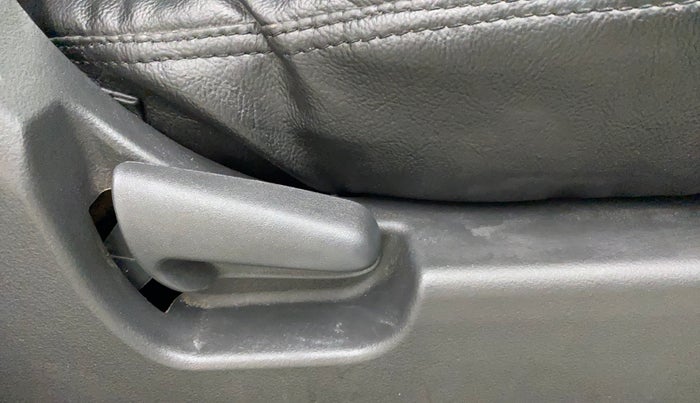 2011 Maruti Wagon R 1.0 VXI, Petrol, Manual, 60,076 km, Driver Side Adjustment Panel