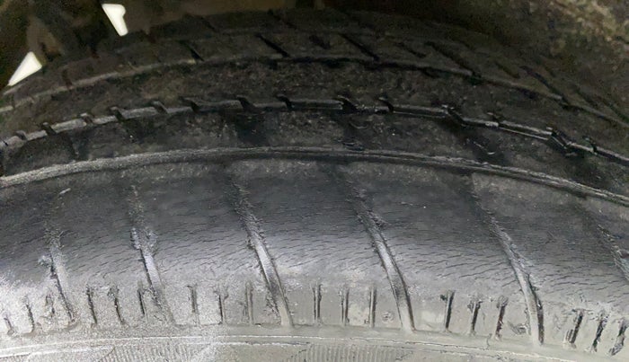 2011 Maruti Wagon R 1.0 VXI, Petrol, Manual, 60,076 km, Right Rear Tyre Tread