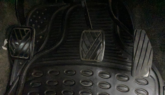 2011 Maruti Wagon R 1.0 VXI, Petrol, Manual, 60,076 km, Pedals