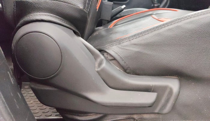 2022 Maruti Celerio VXI CNG, CNG, Manual, 84,281 km, Driver Side Adjustment Panel