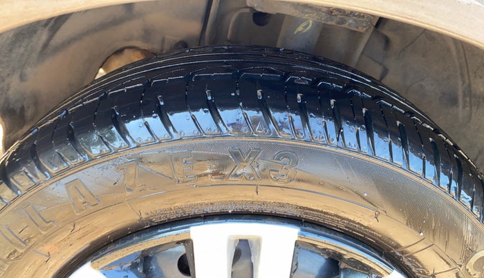 2016 Tata Tiago XT PETROL, Petrol, Manual, 1,09,603 km, Left Front Tyre Tread