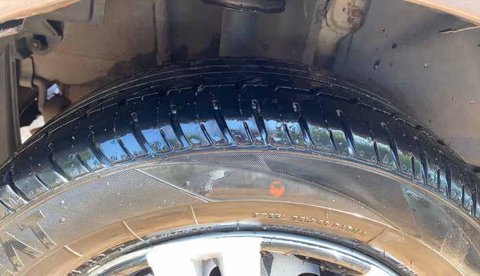 2016 Tata Tiago XT PETROL, Petrol, Manual, 1,09,603 km, Right Rear Tyre Tread