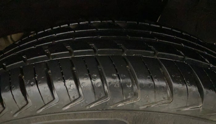 2019 Renault Kwid RXL, Petrol, Manual, 6,060 km, Left Rear Tyre Tread