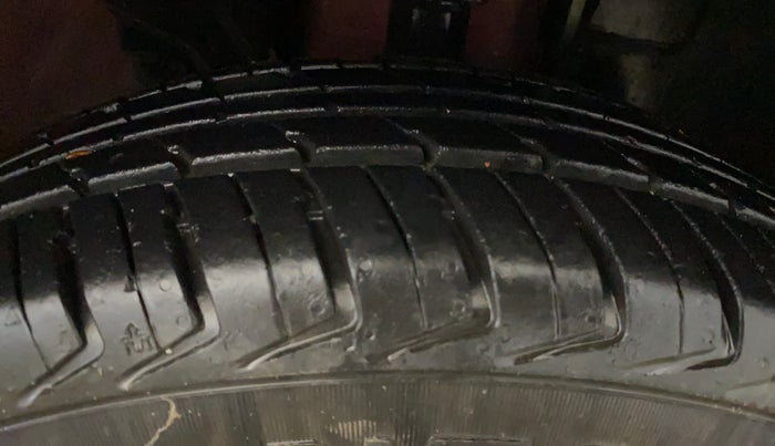 2019 Renault Kwid RXL, Petrol, Manual, 6,060 km, Right Front Tyre Tread