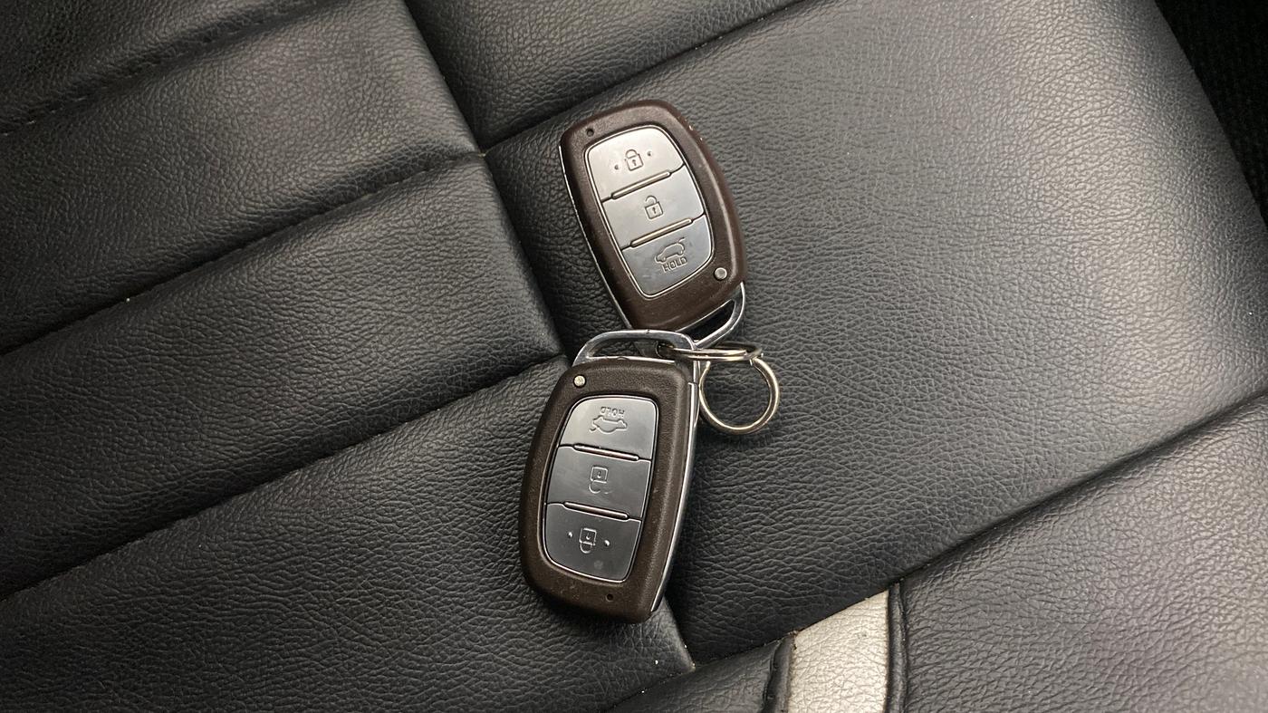 2018 Hyundai Creta SX AT 1.6 PETROL, Petrol, Automatic, 79,777 km, Key Close Up
