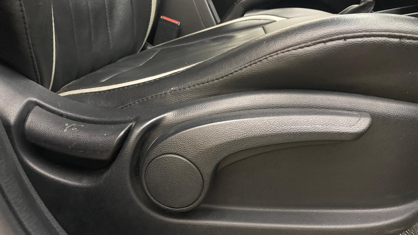 2018 Hyundai Creta SX AT 1.6 PETROL, Petrol, Automatic, 79,777 km, Driver Side Adjustment Panel