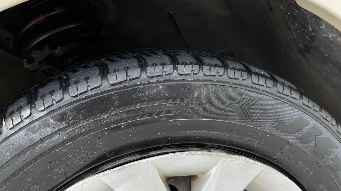 2014 Hyundai Grand i10 SPORTZ AT 1.2 KAPPA VTVT, Petrol, Automatic, 73,037 km, Right Front Tyre Tread