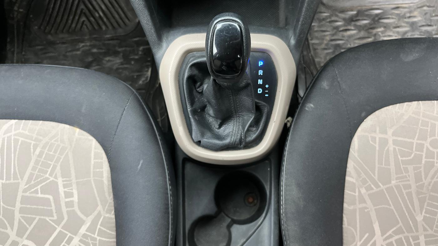 2014 Hyundai Grand i10 SPORTZ AT 1.2 KAPPA VTVT, Petrol, Automatic, 73,037 km, Gear Lever