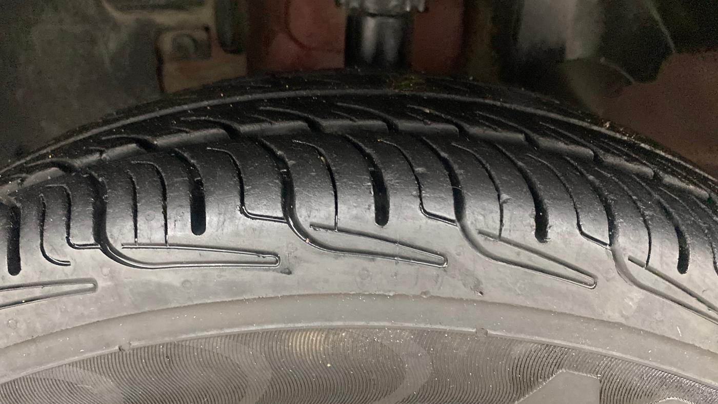 2017 Renault Kwid RXT 1.0, Petrol, Manual, 88,524 km, Left Front Tyre Tread