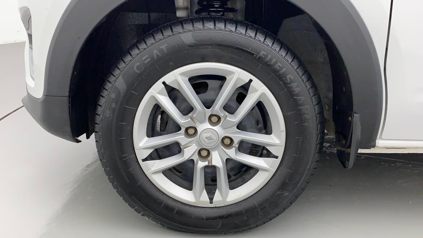 2022 Renault TRIBER RXL MT, Petrol, Manual, 23,216 km, Left Front Wheel