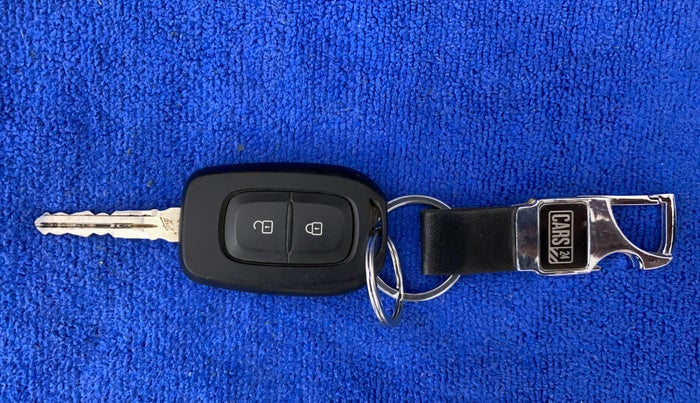 2022 Renault TRIBER RXL MT, Petrol, Manual, 23,216 km, Key Close Up