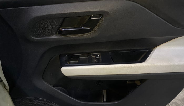 2023 Tata PUNCH PURE MT, Petrol, Manual, 45,900 km, Driver Side Door Panels Control