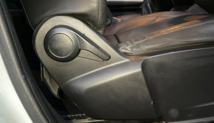 2023 Tata PUNCH PURE MT, Petrol, Manual, 45,900 km, Driver Side Adjustment Panel