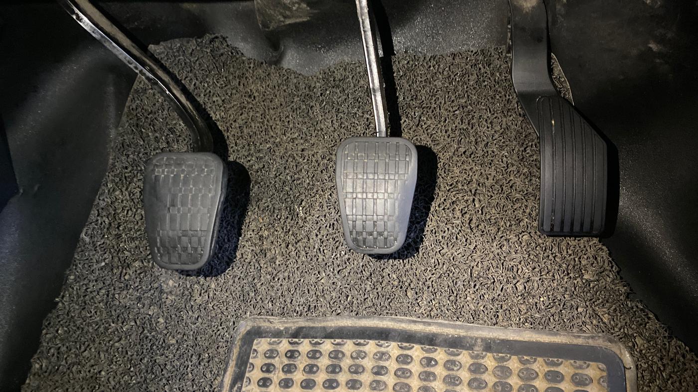 2023 Tata PUNCH PURE MT, Petrol, Manual, 45,900 km, Pedals