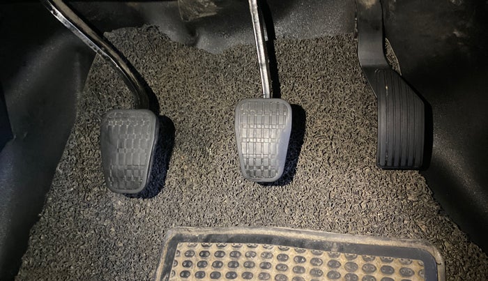 2023 Tata PUNCH PURE MT, Petrol, Manual, 45,900 km, Pedals