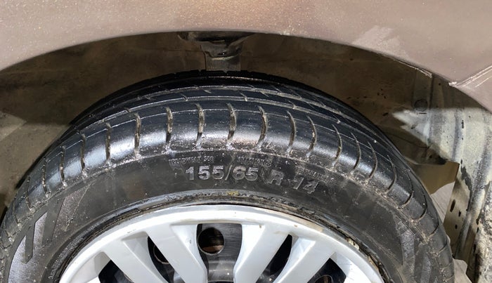 2016 Maruti Wagon R 1.0 VXI AMT, Petrol, Automatic, 30,920 km, Right Front Tyre Tread