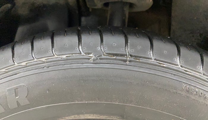 2019 Tata NEXON XE PETROL, Petrol, Manual, 30,670 km, Left Front Tyre Tread