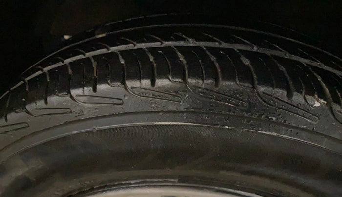 2021 Maruti Swift LXI, Petrol, Manual, 79,729 km, Left Front Tyre Tread